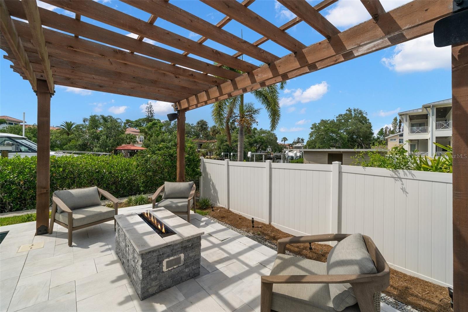 419 S SHORE CREST DR