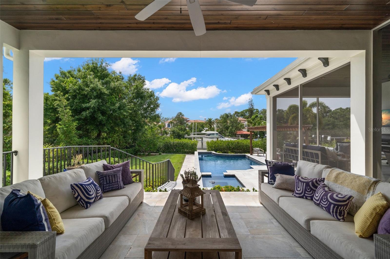 419 S SHORE CREST DR