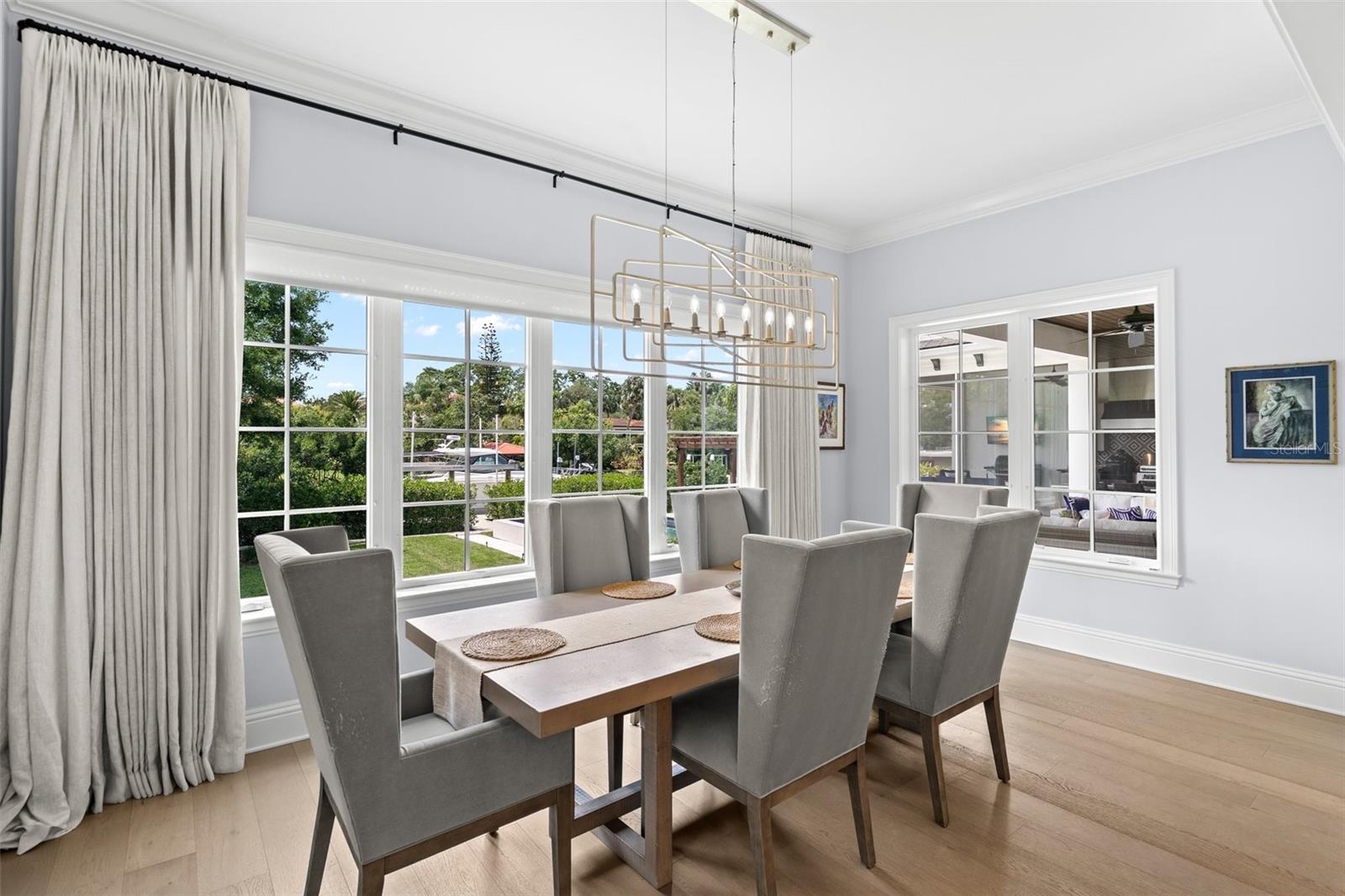 419 S SHORE CREST DR