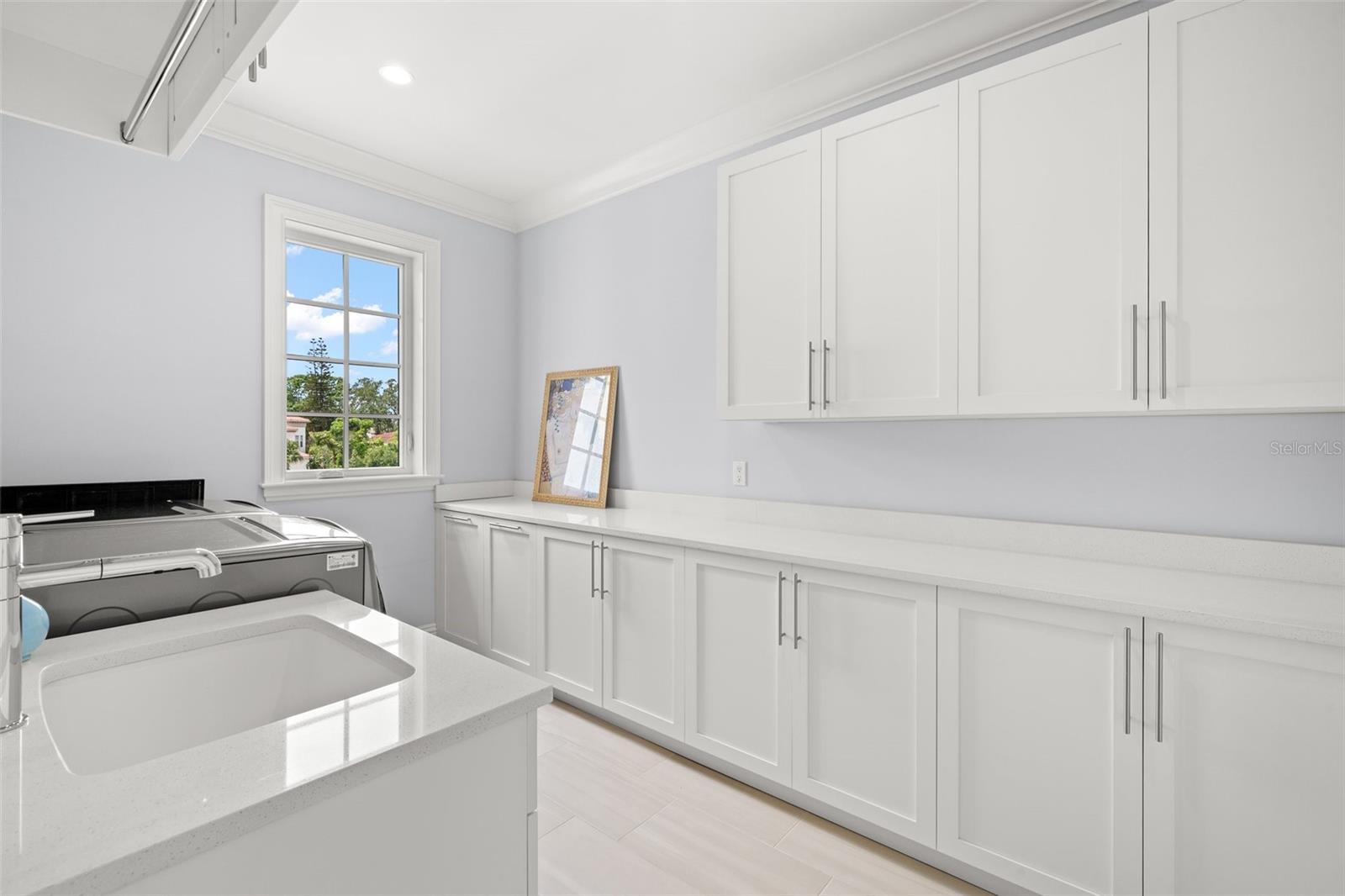 419 S SHORE CREST DR