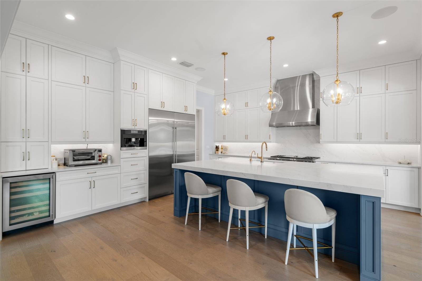 419 S SHORE CREST DR