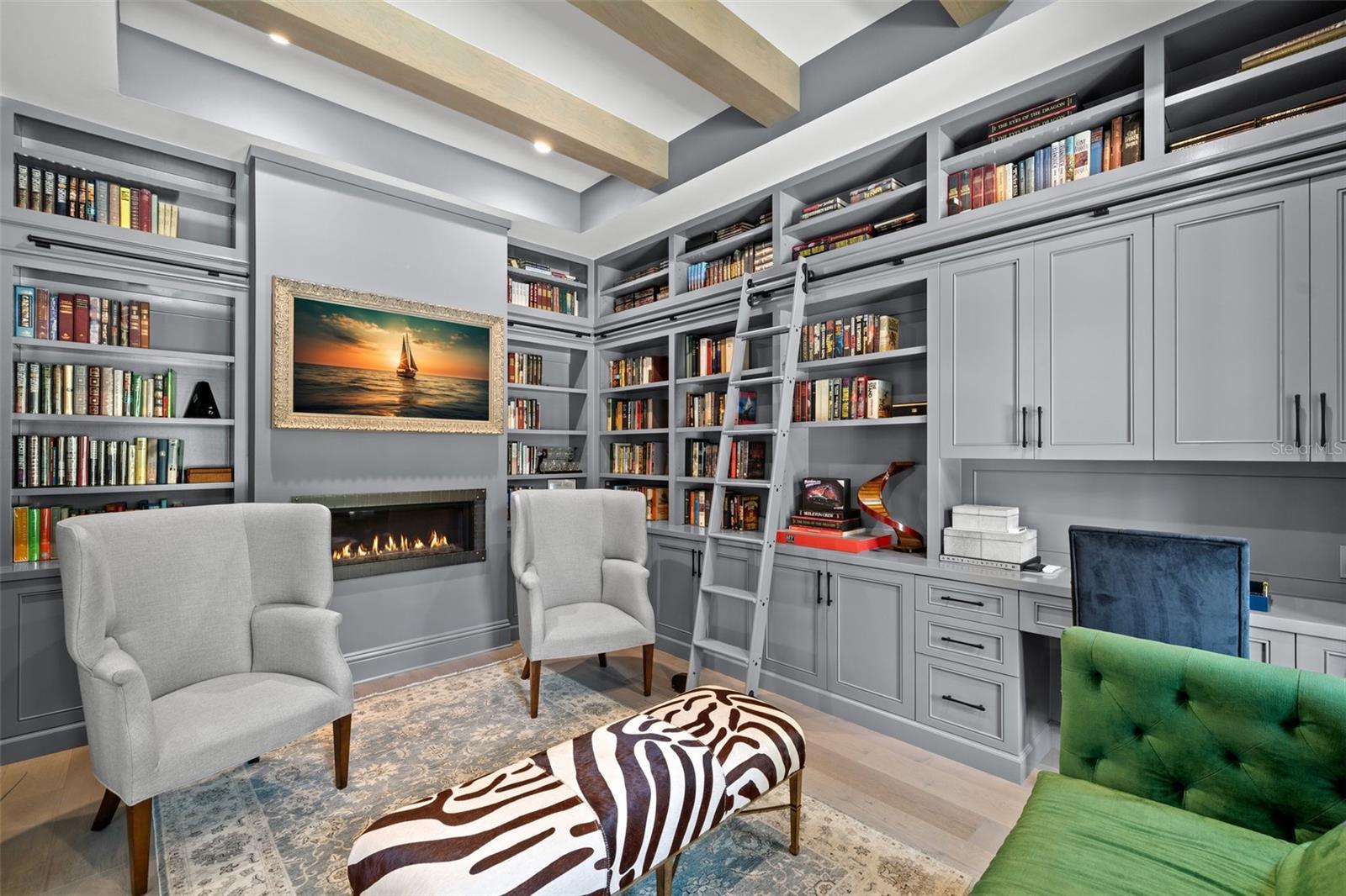 419 S SHORE CREST DR