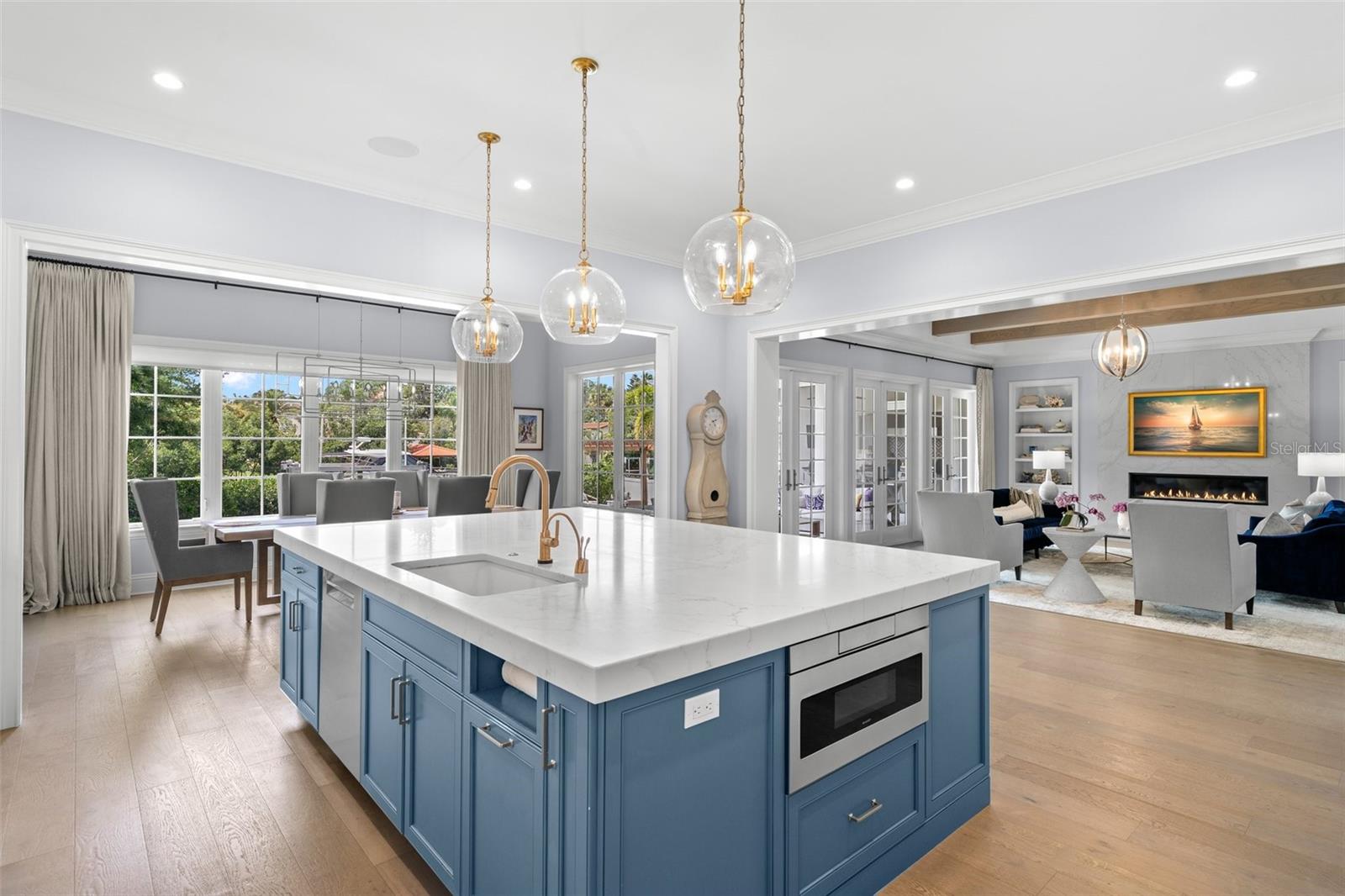 419 S SHORE CREST DR