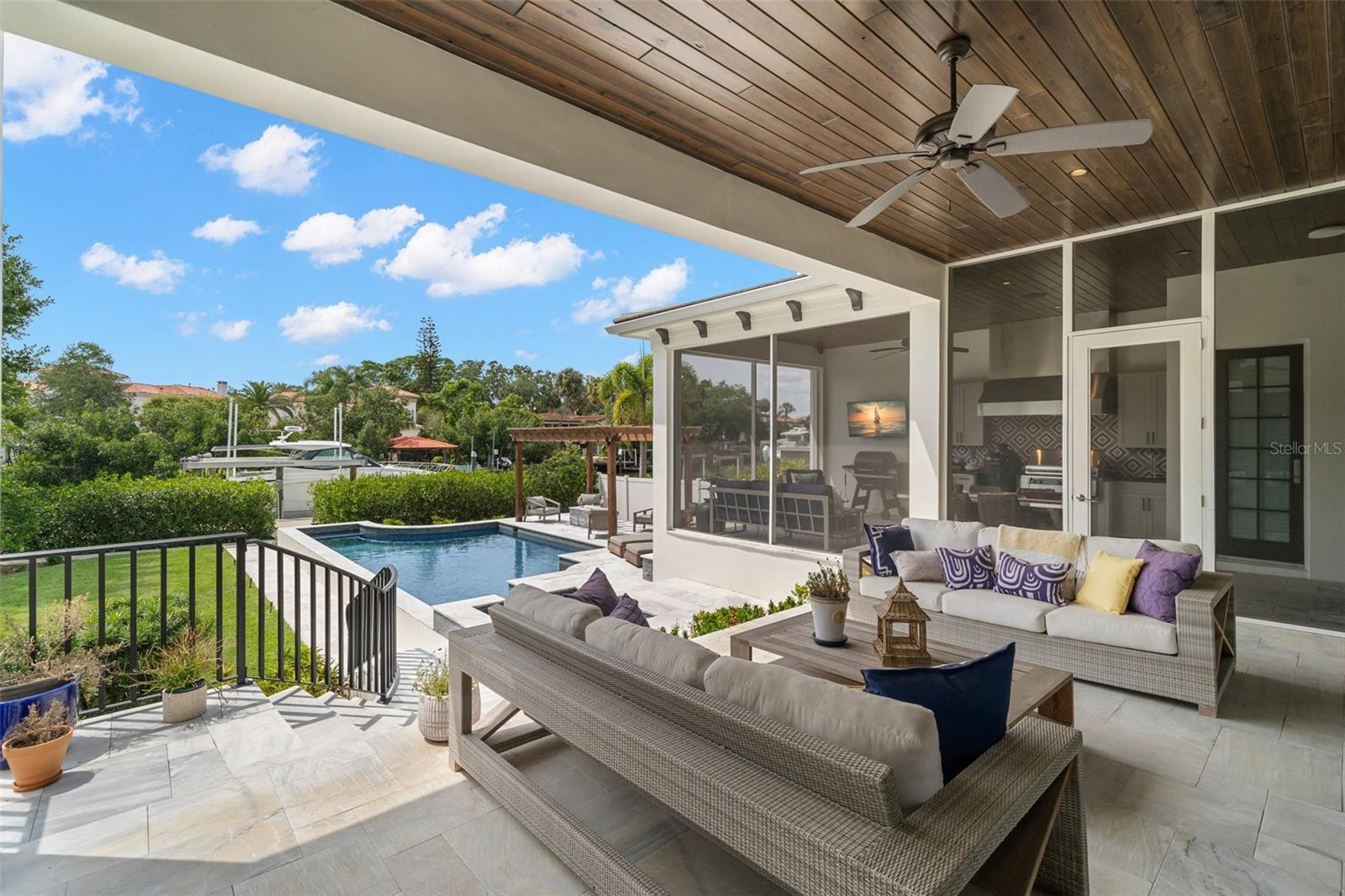 419 S SHORE CREST DR