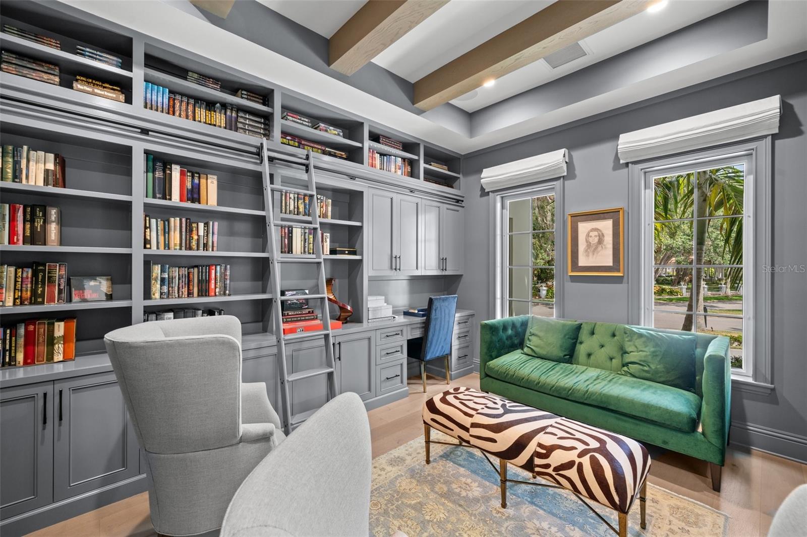 419 S SHORE CREST DR