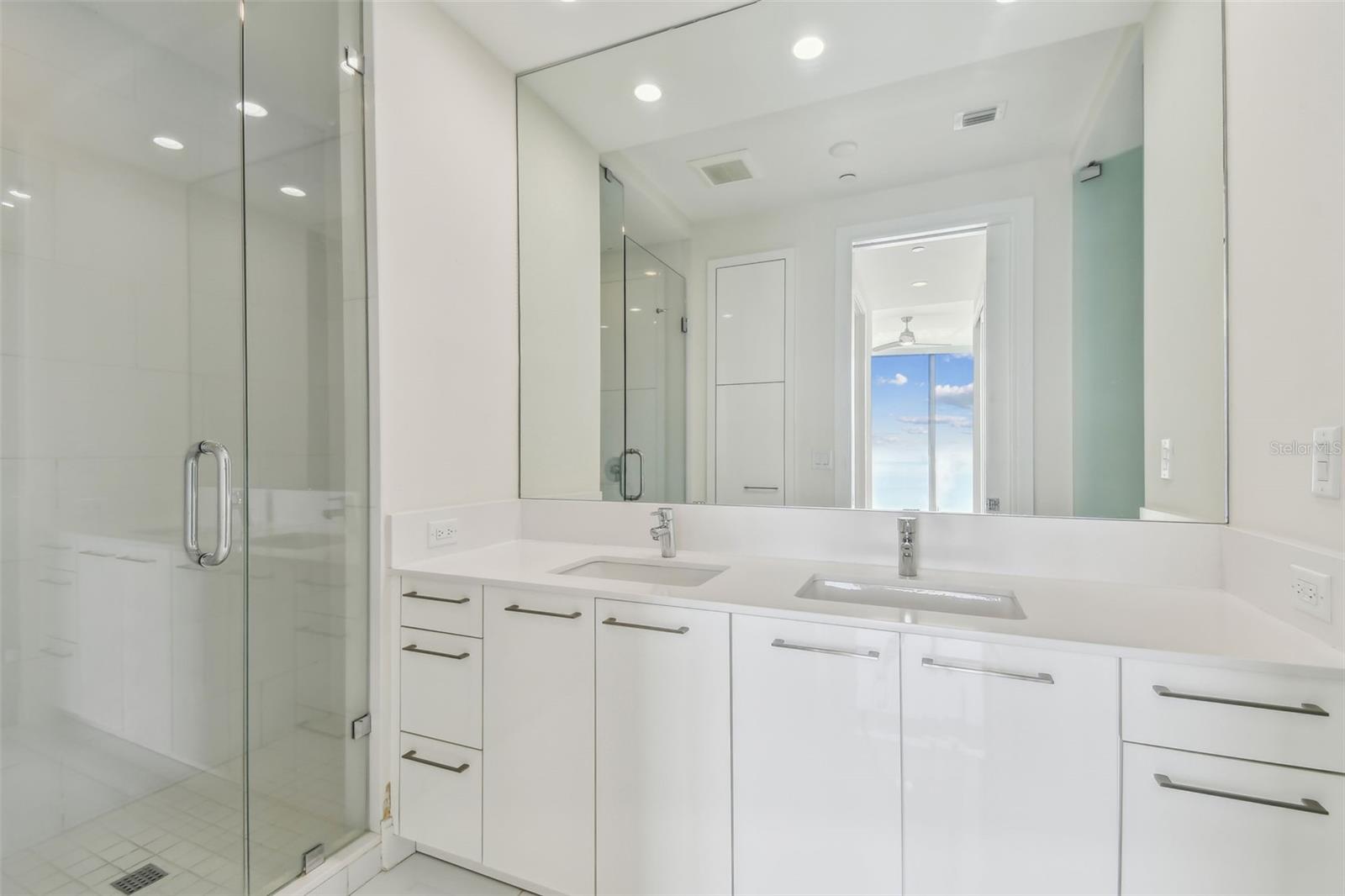 100 1ST AVE N #2304