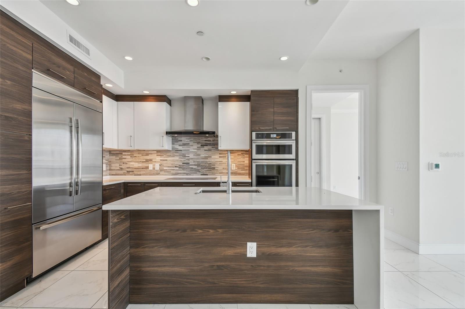 100 1ST AVE N #2304