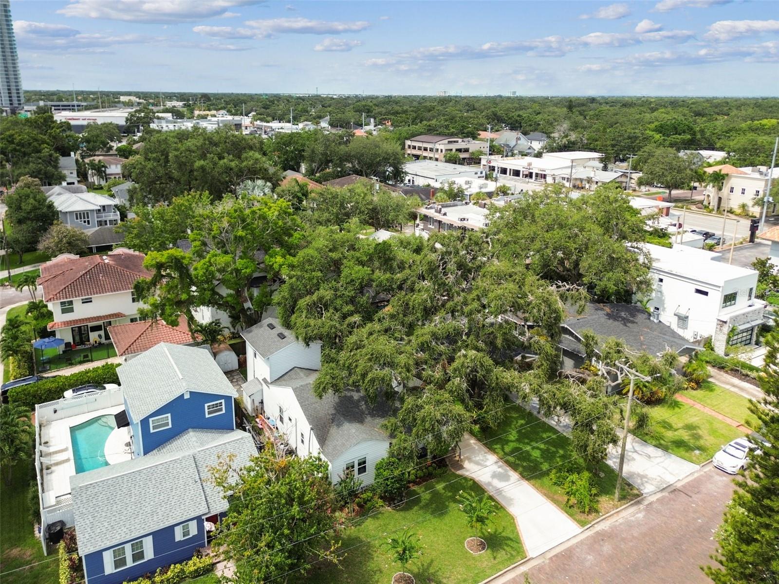 3004 W SAN MIGUEL ST