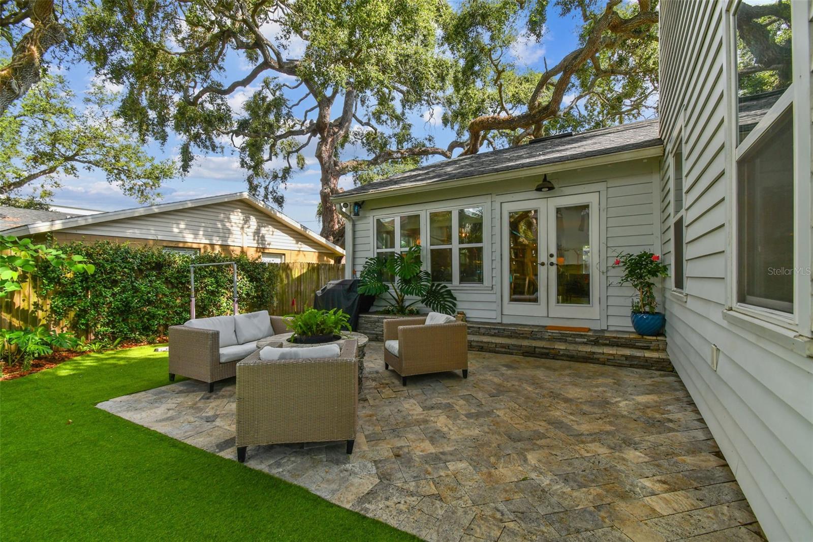 3004 W SAN MIGUEL ST