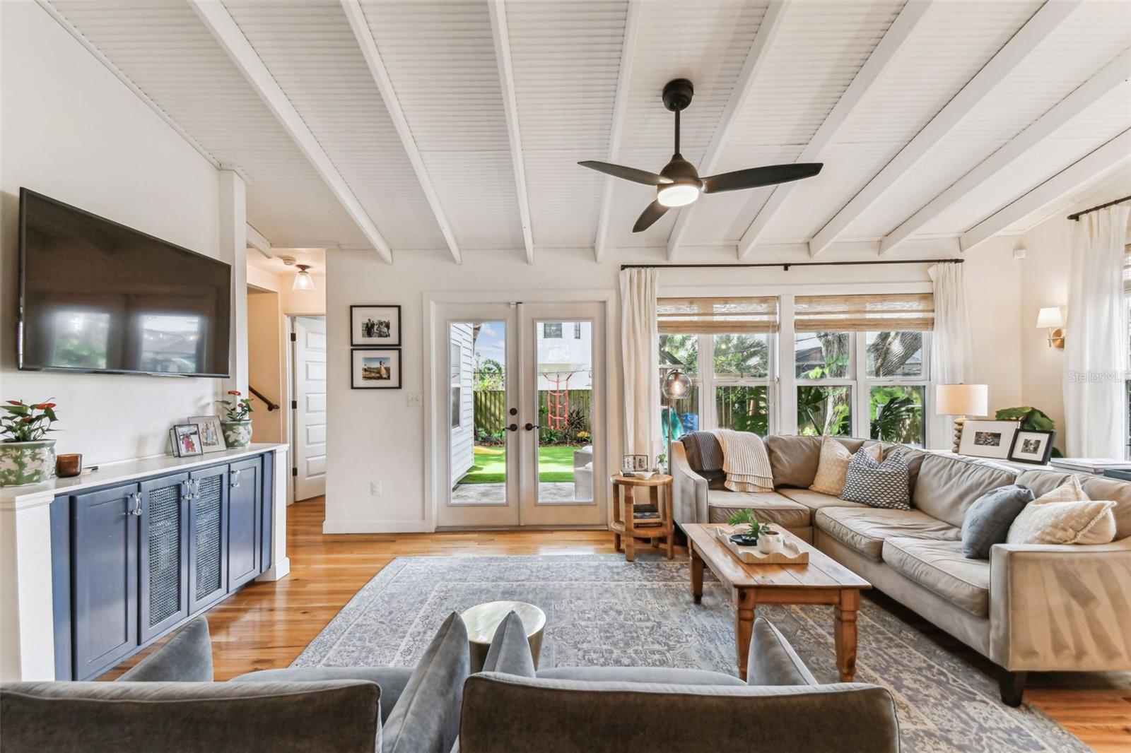 3004 W SAN MIGUEL ST