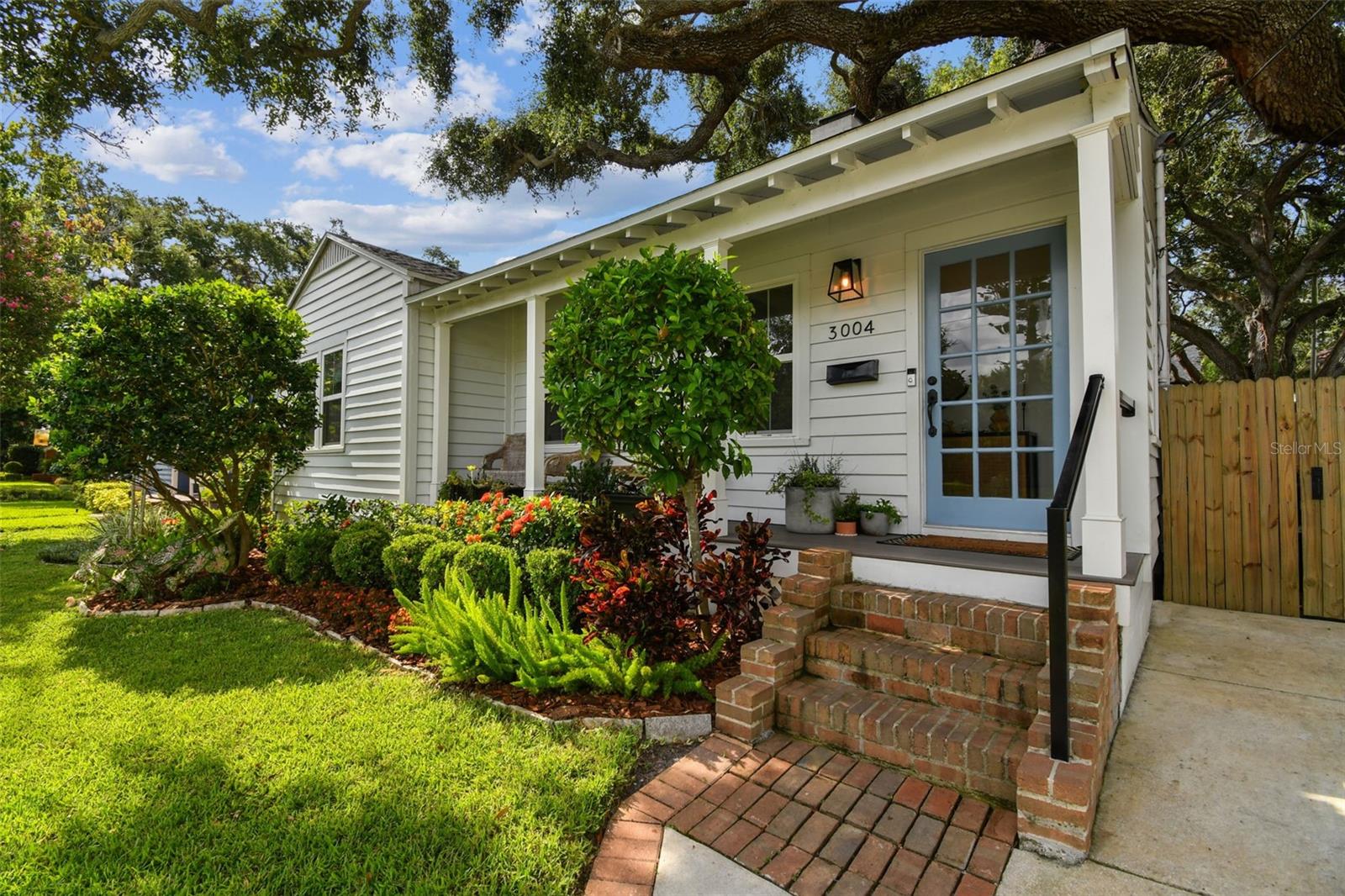 3004 W SAN MIGUEL ST