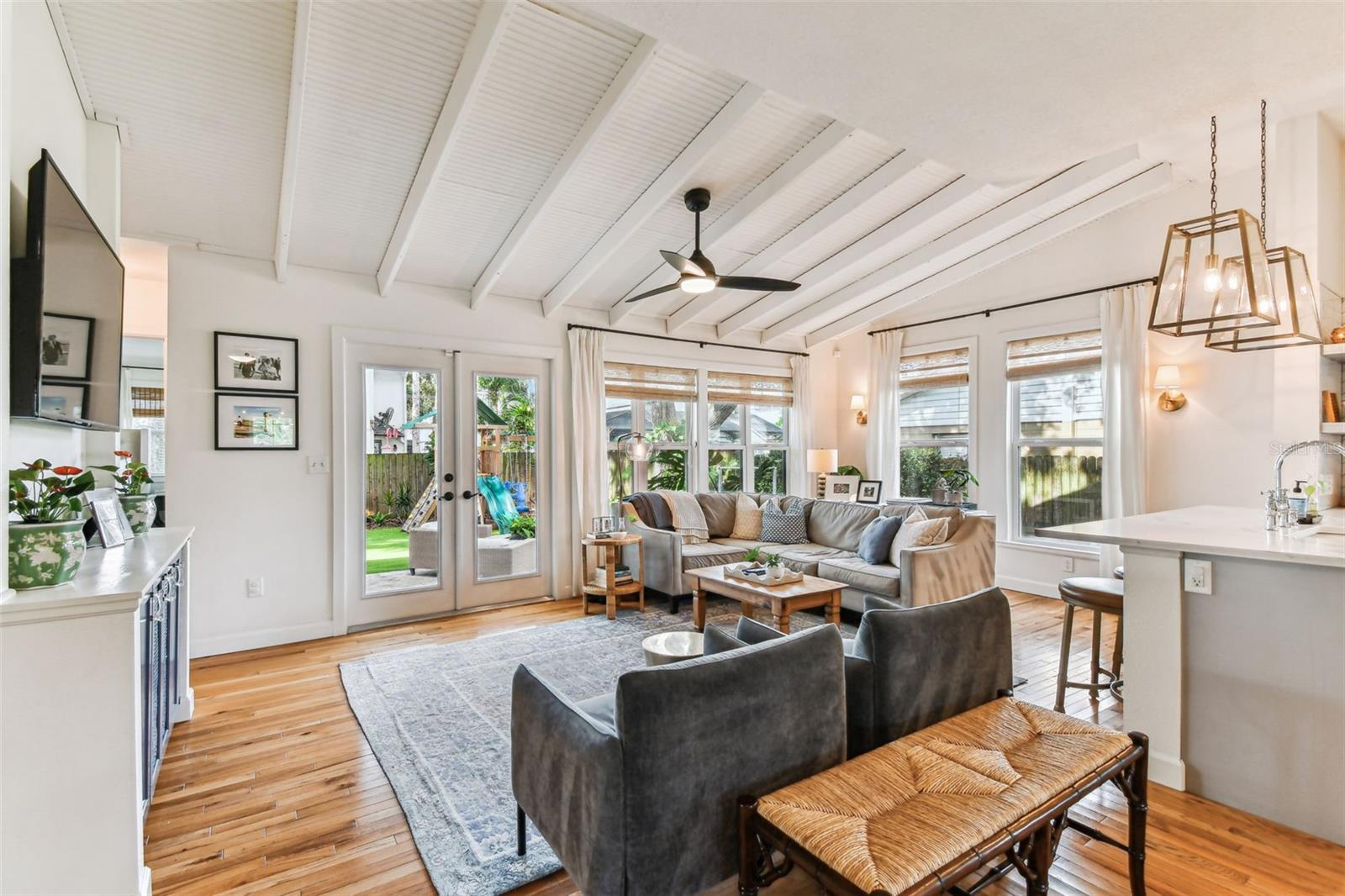 3004 W SAN MIGUEL ST