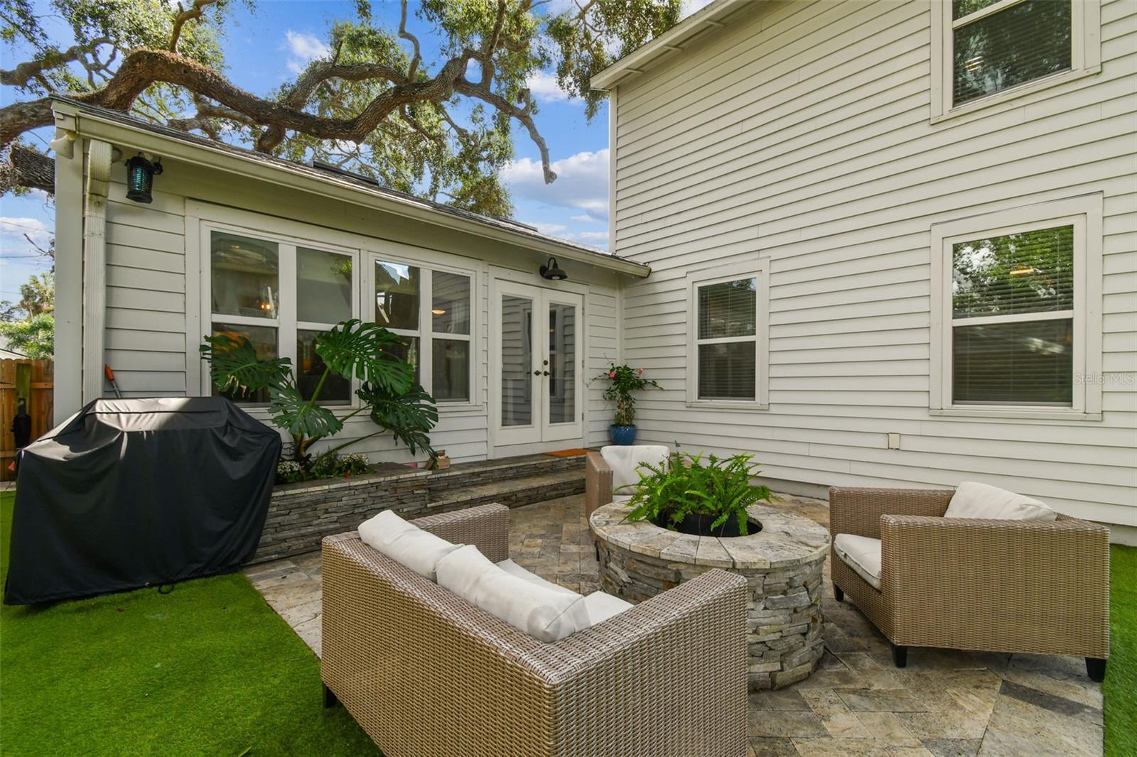 3004 W SAN MIGUEL ST