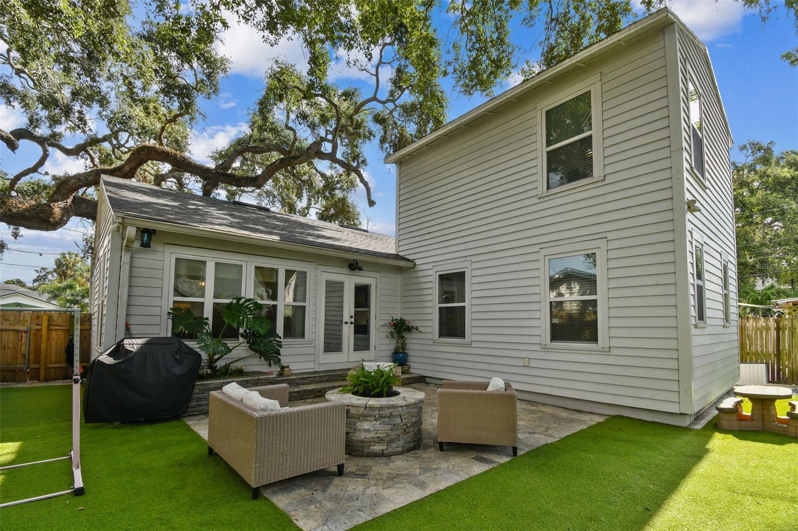 3004 W SAN MIGUEL ST