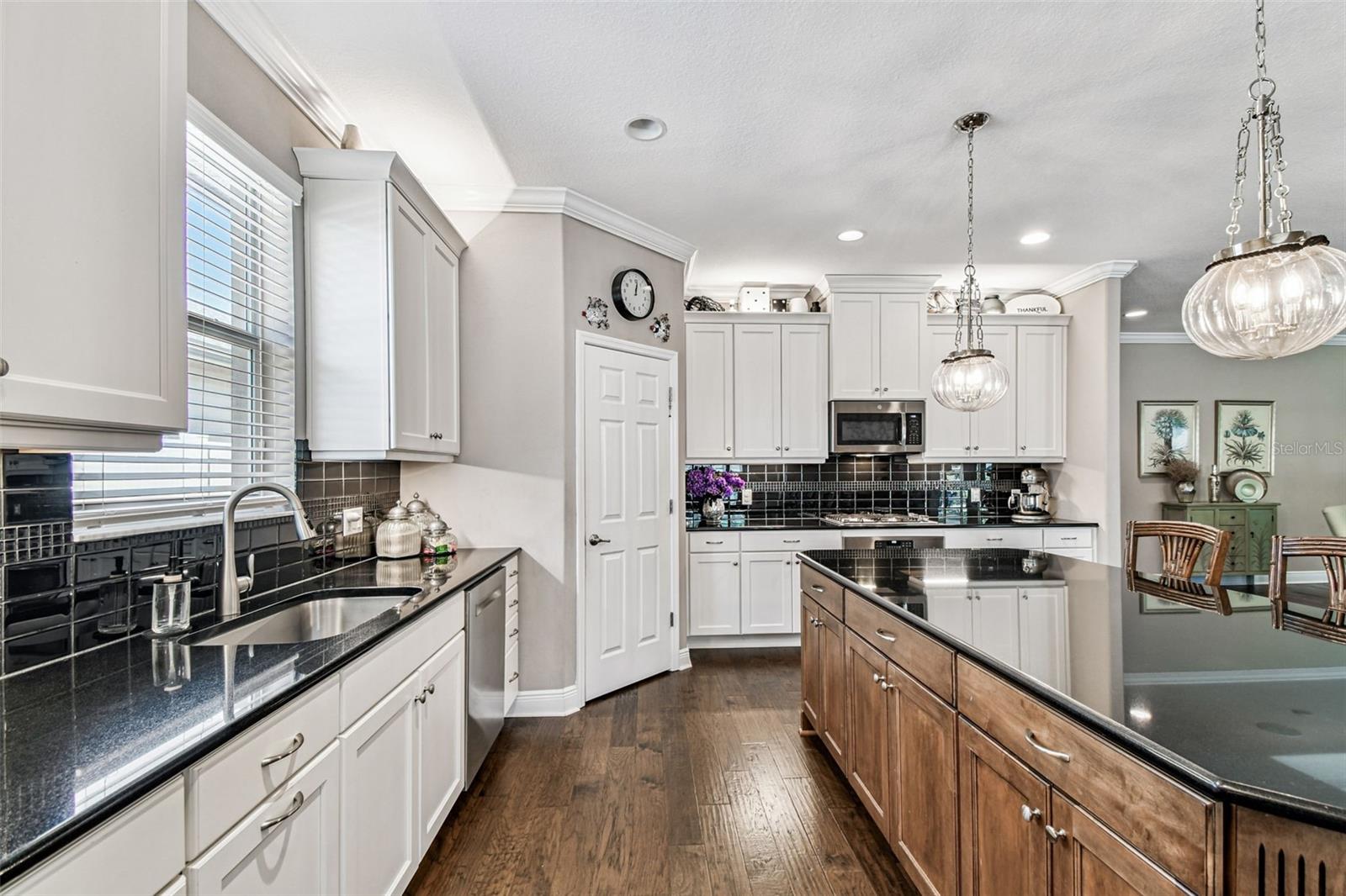 2251 HIGHWOOD CT