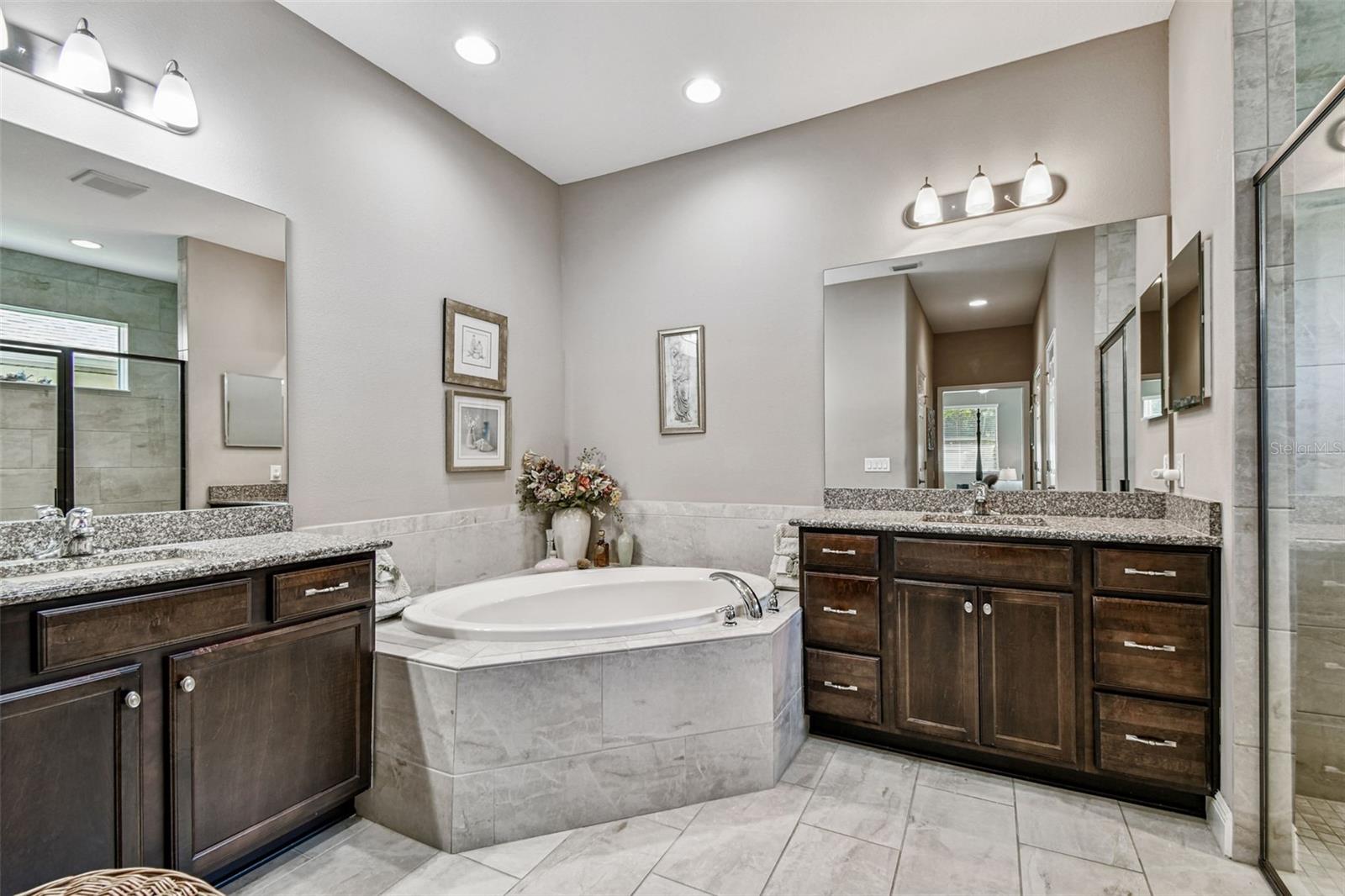 2251 HIGHWOOD CT