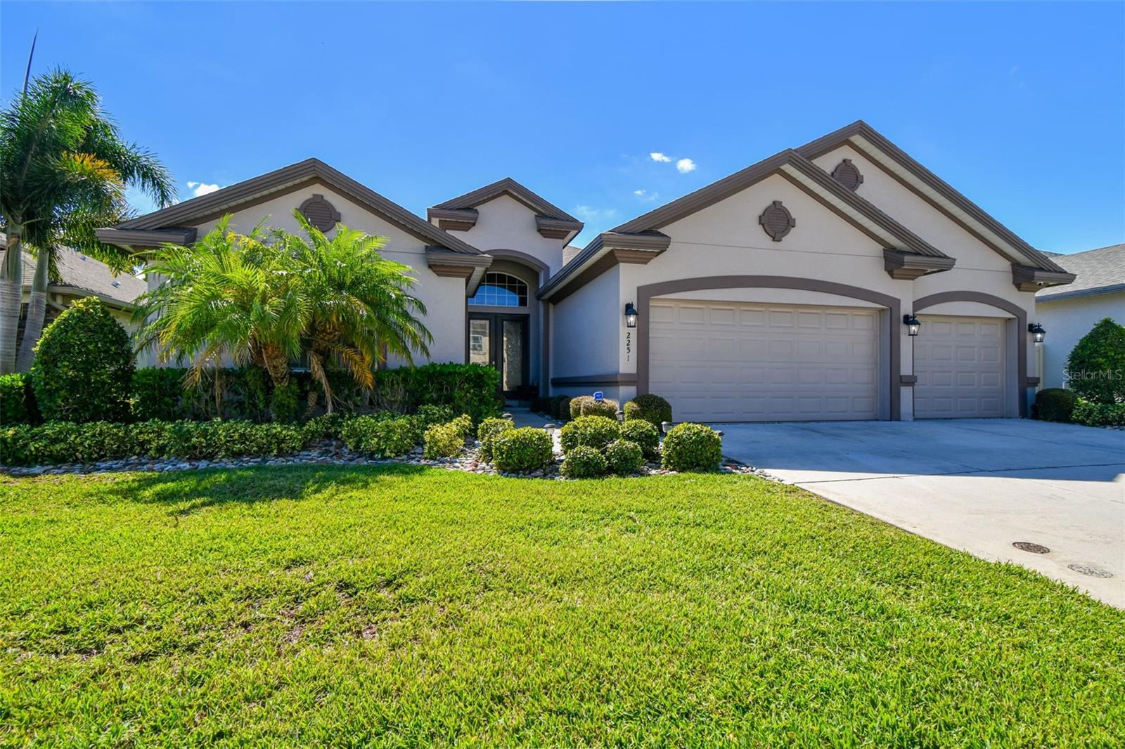 2251 HIGHWOOD CT