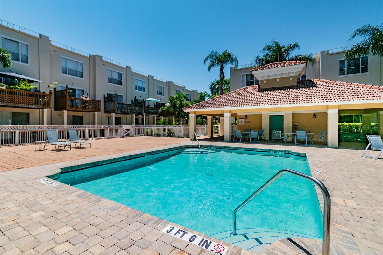 3183 BAYSHORE OAKS DR