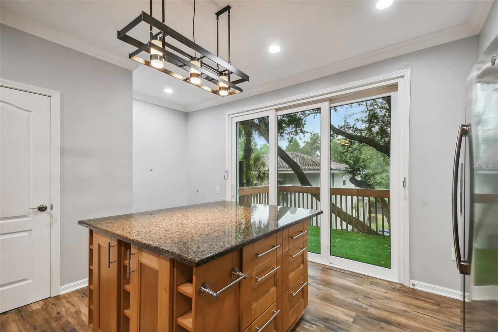 3183 BAYSHORE OAKS DR