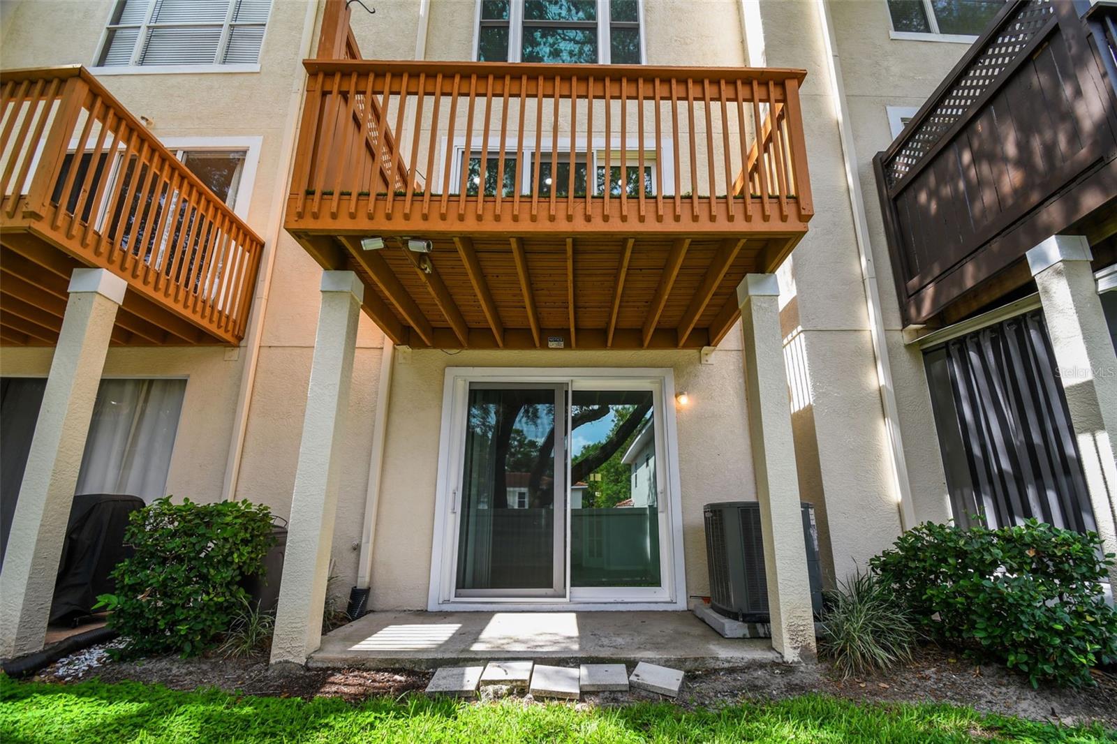 3183 BAYSHORE OAKS DR