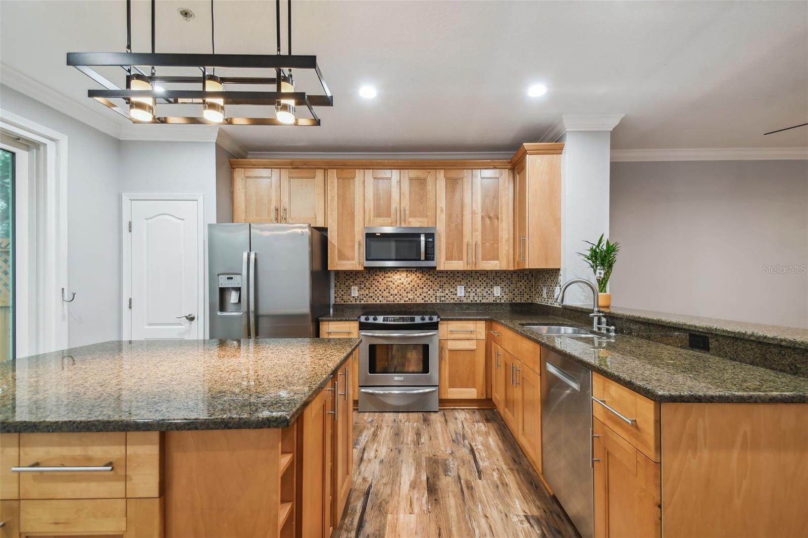 3183 BAYSHORE OAKS DR