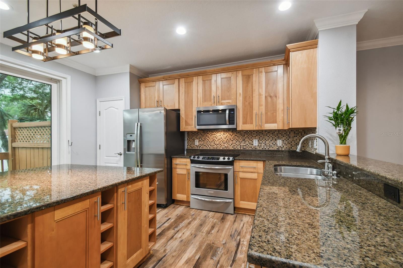 3183 BAYSHORE OAKS DR