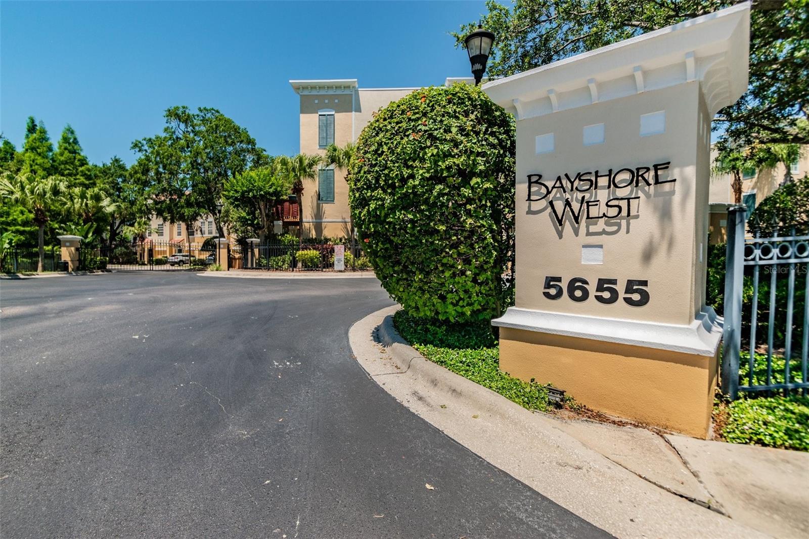 3183 BAYSHORE OAKS DR