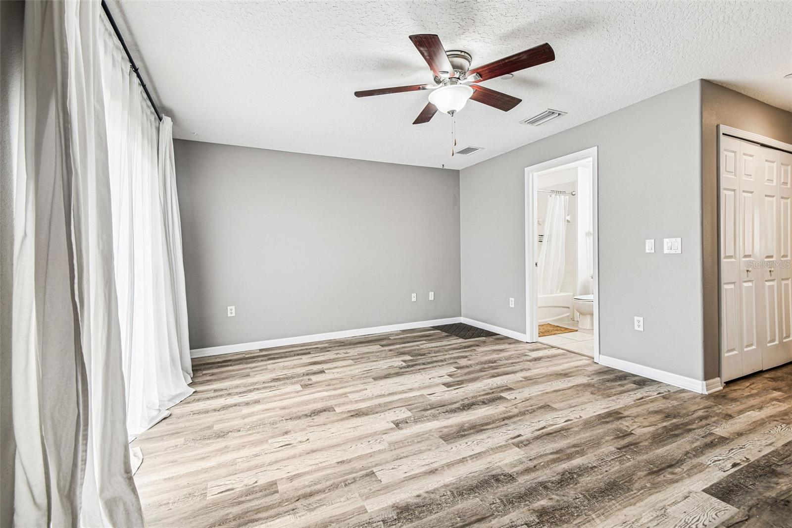 2503 MIDDLETON GROVE DR