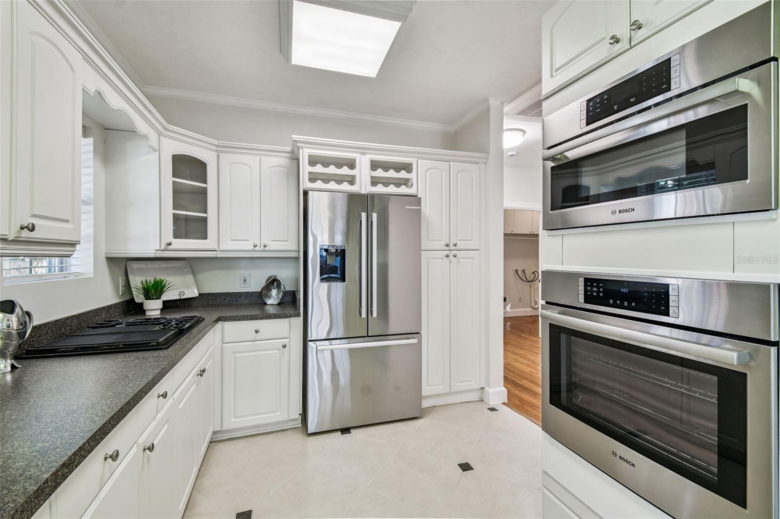 2908 W SAN ISIDRO ST