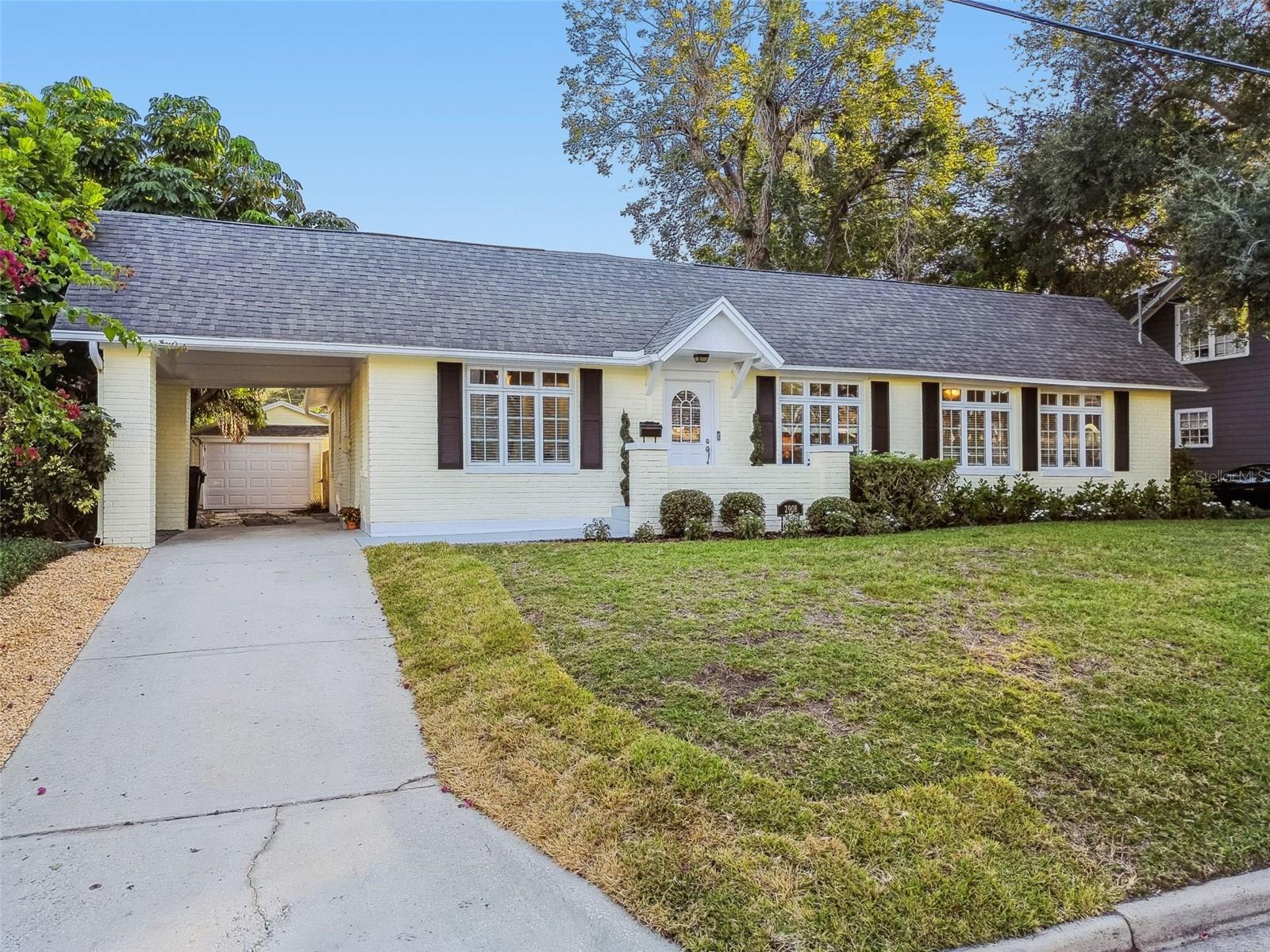 2908 W SAN ISIDRO ST