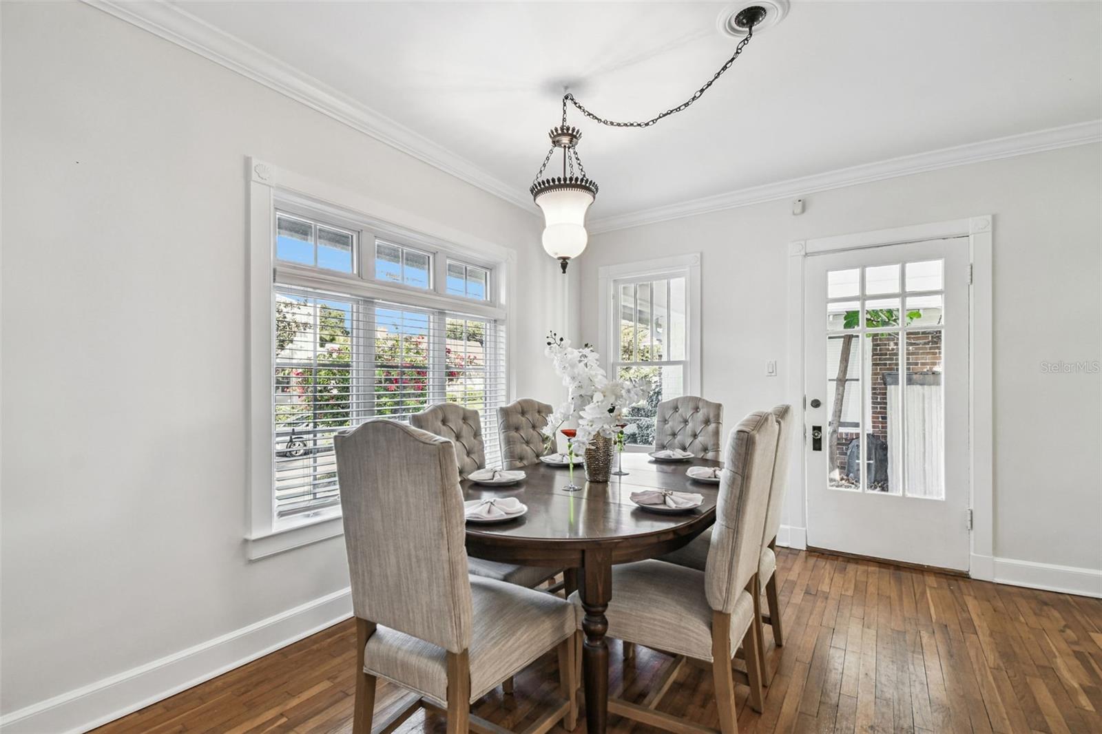 2908 W SAN ISIDRO ST