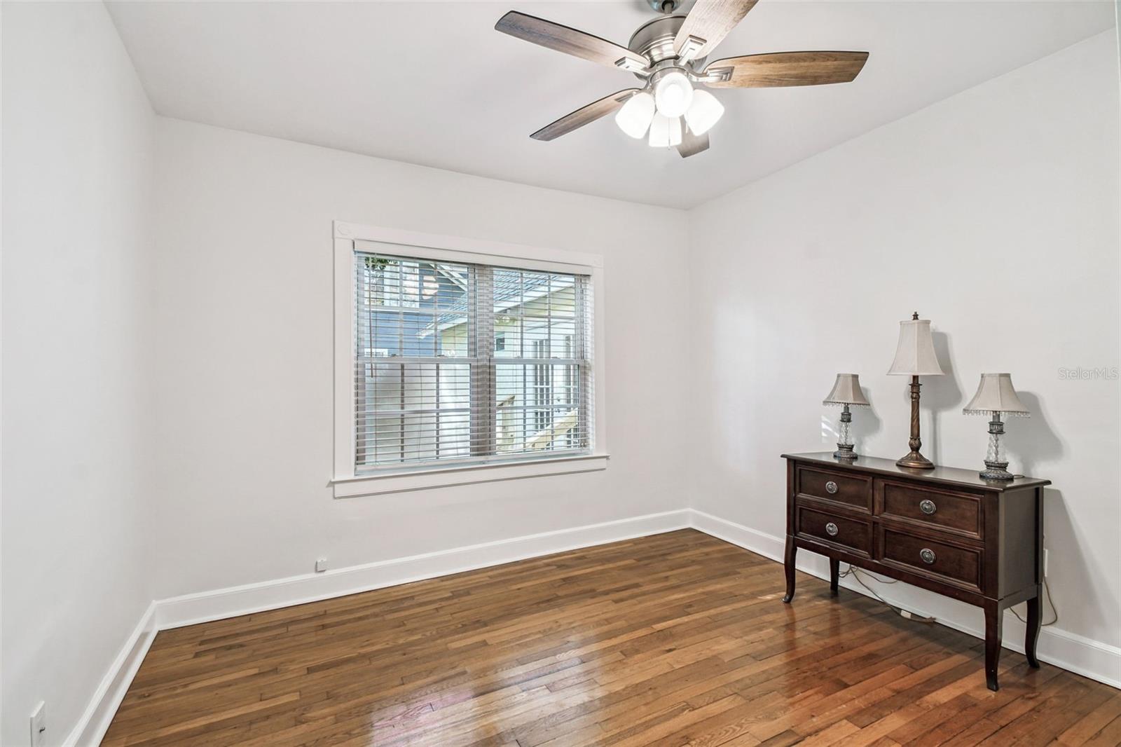 2908 W SAN ISIDRO ST