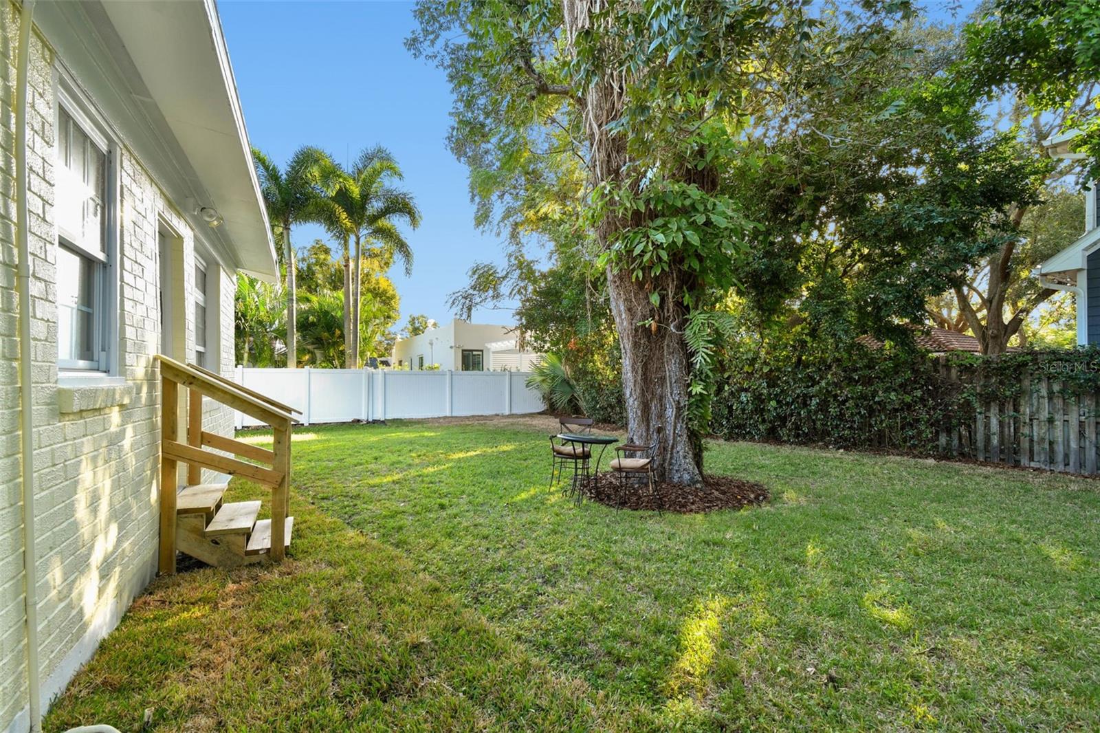 2908 W SAN ISIDRO ST