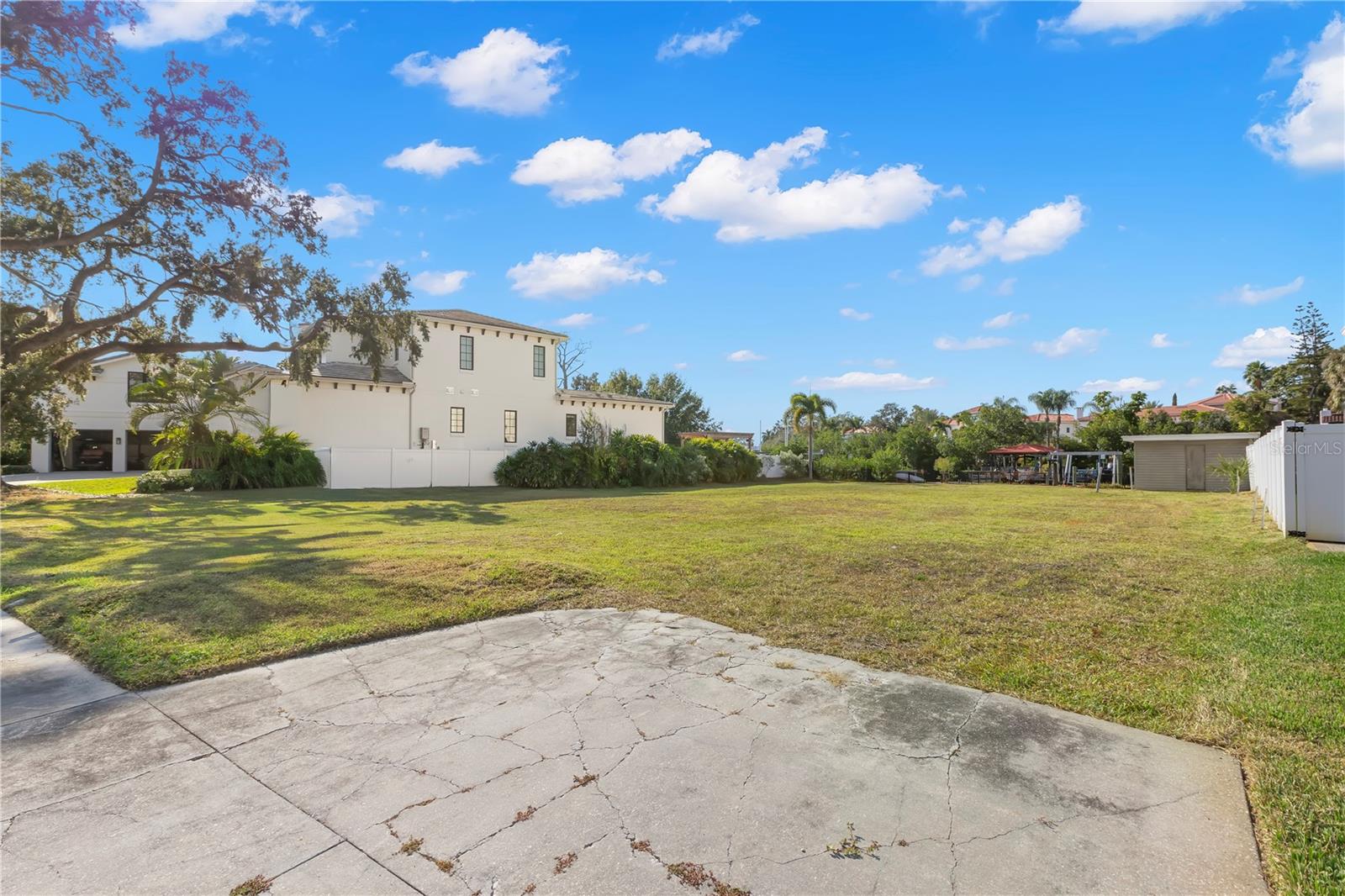 415 S SHORE CREST DR