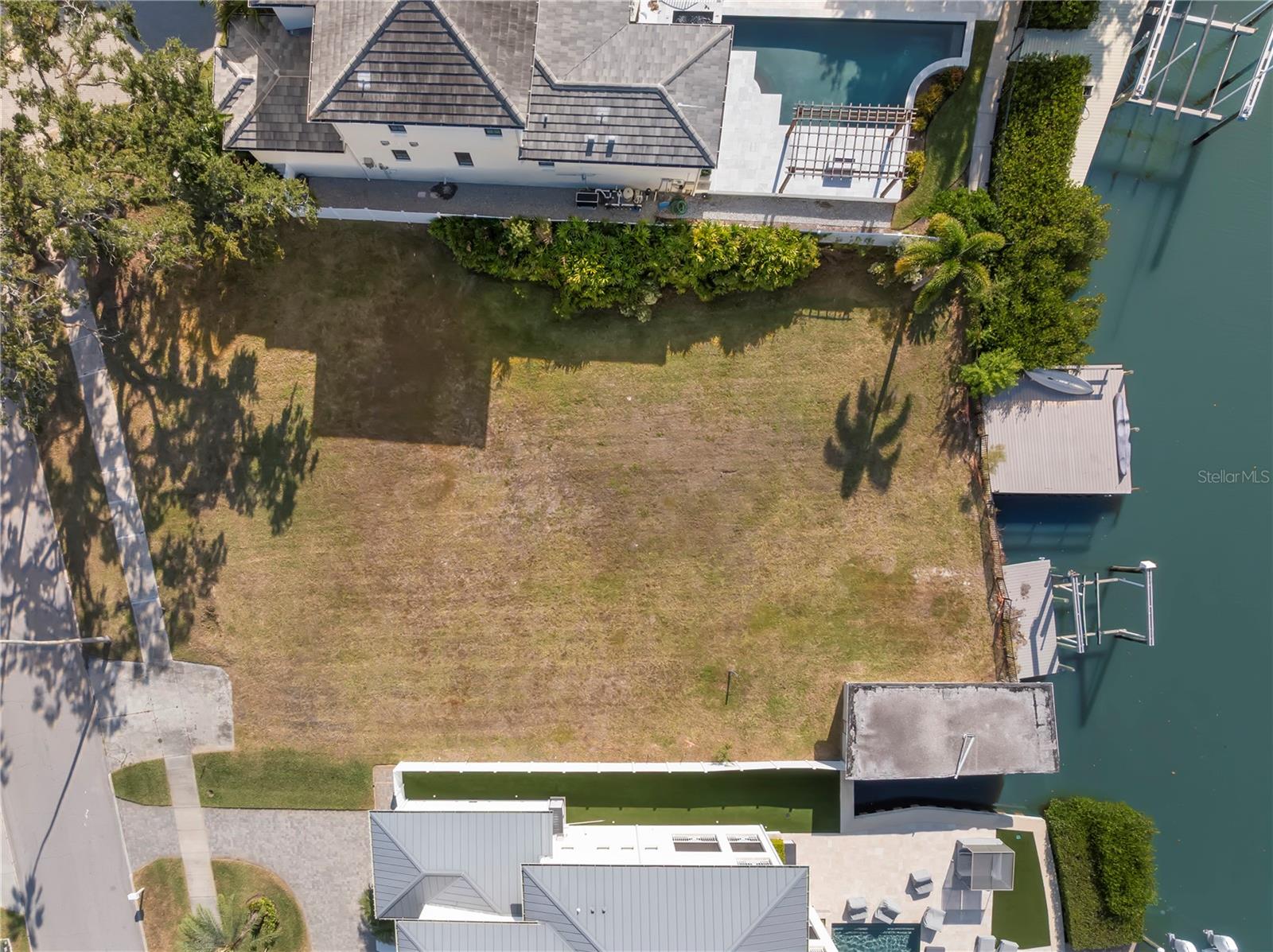 415 S SHORE CREST DR