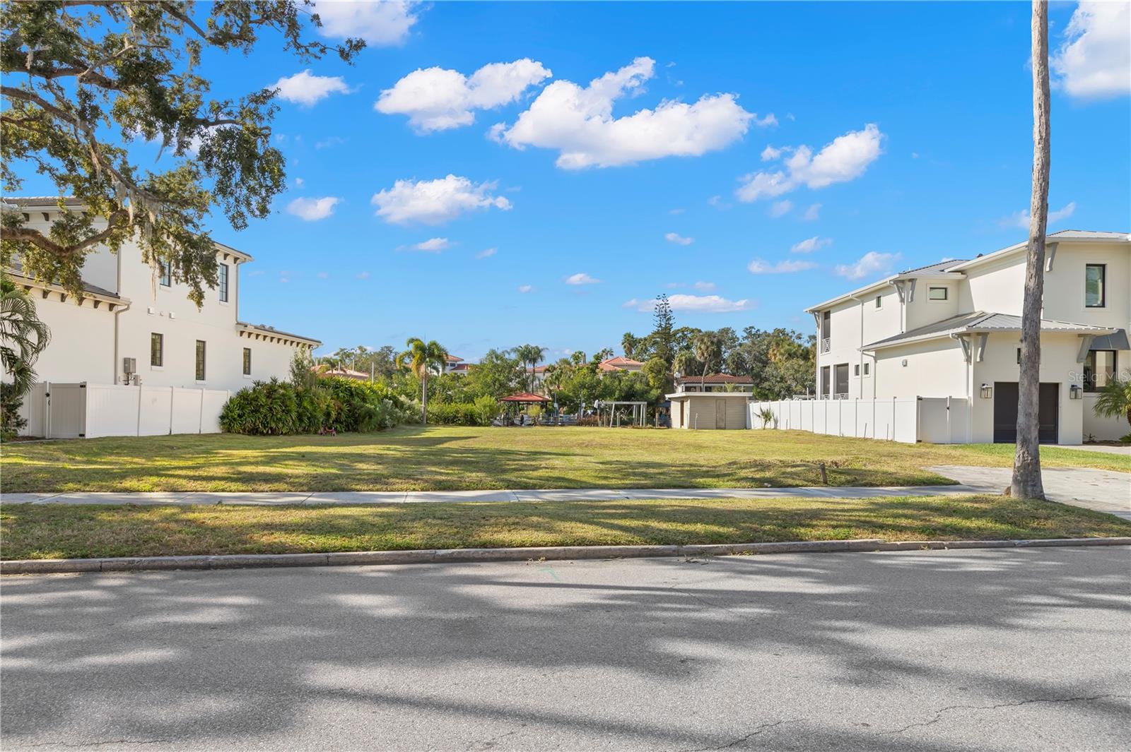 415 S SHORE CREST DR