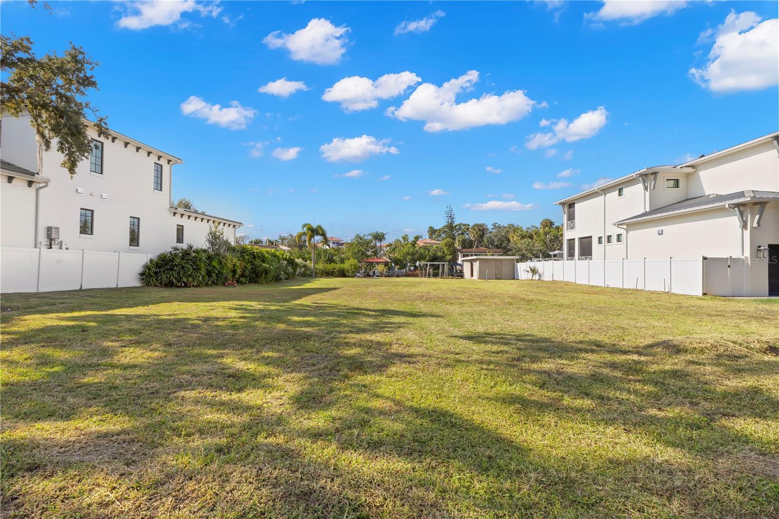 415 S SHORE CREST DR