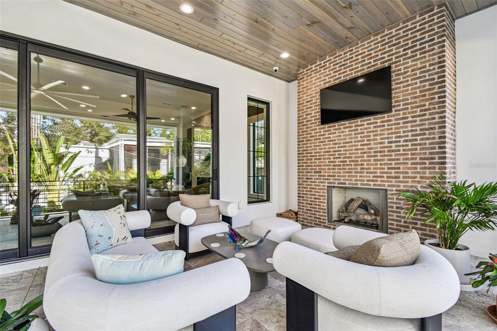 2915 W HARBOR VIEW AVE