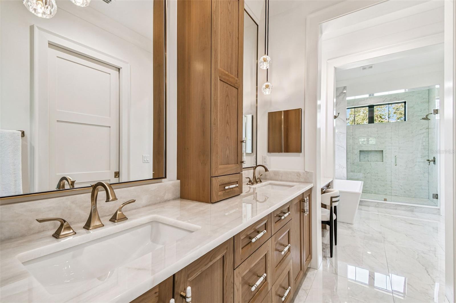 2915 W HARBOR VIEW AVE