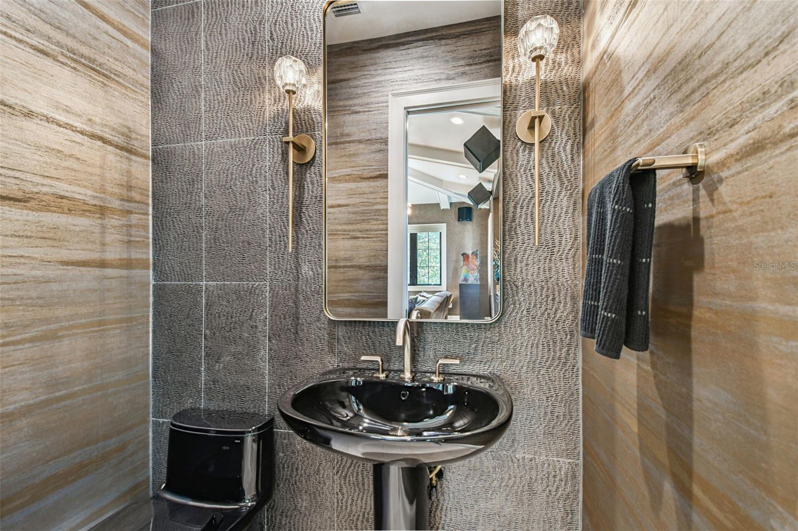 2915 W HARBOR VIEW AVE