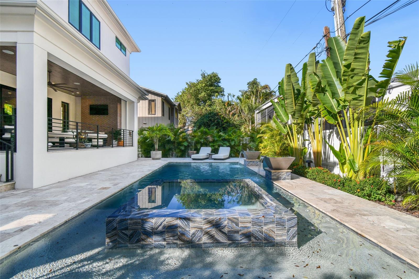 2915 W HARBOR VIEW AVE