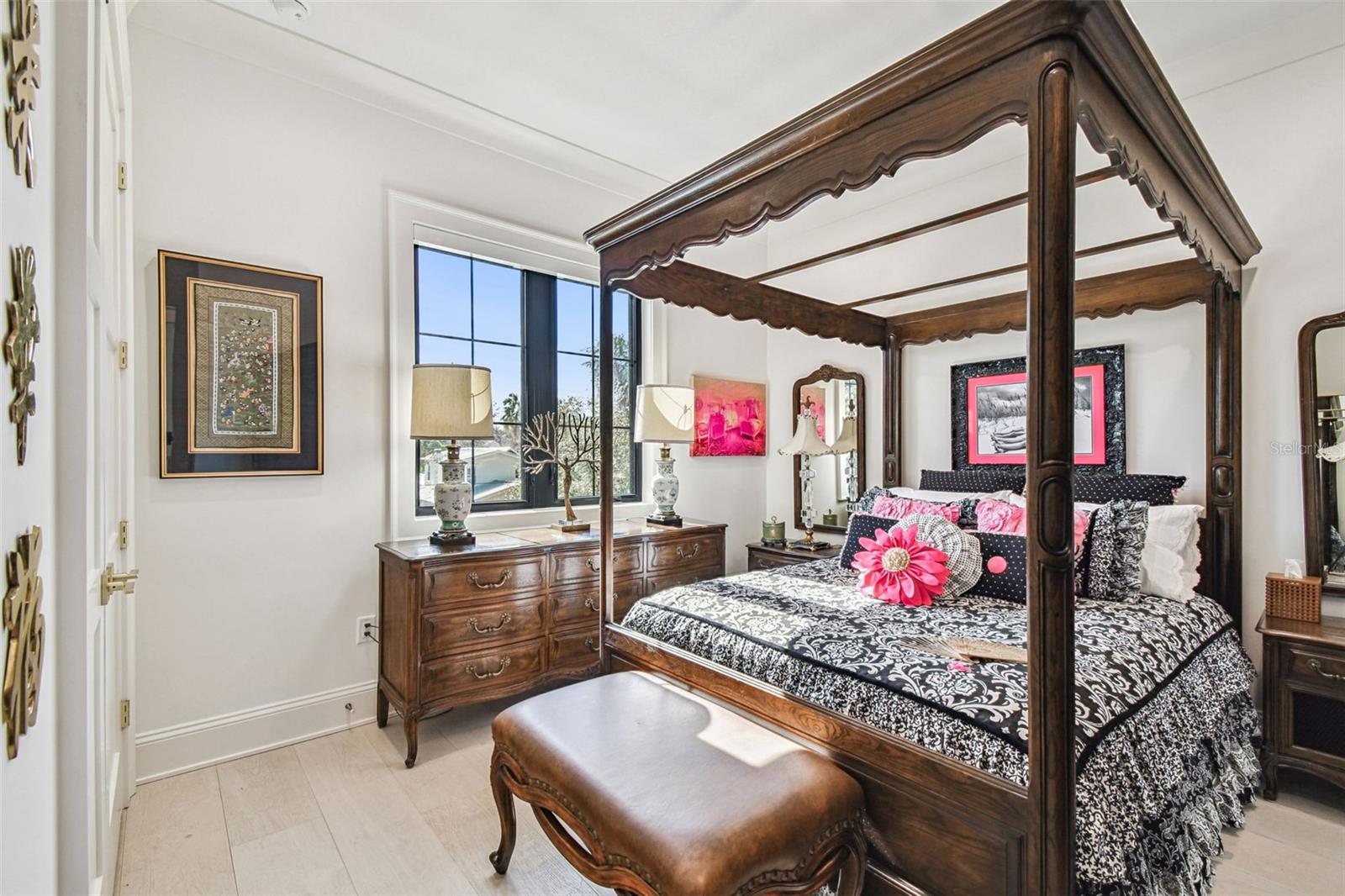 2915 W HARBOR VIEW AVE