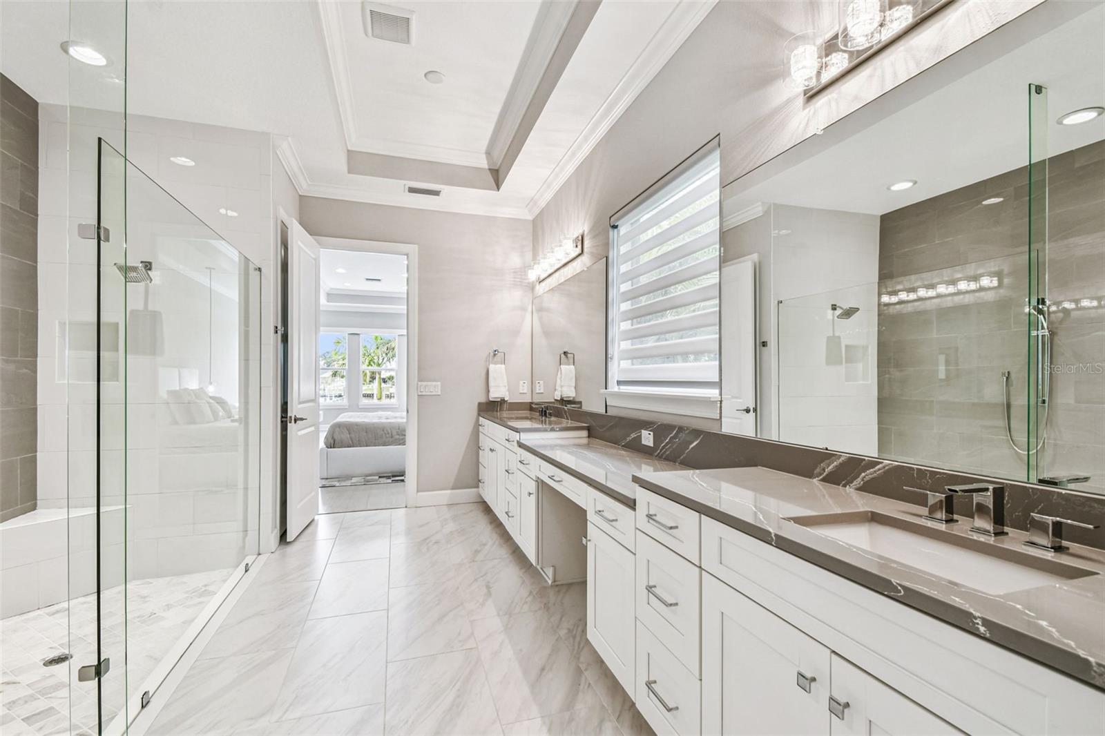 4054 ROCKY SHORES DR