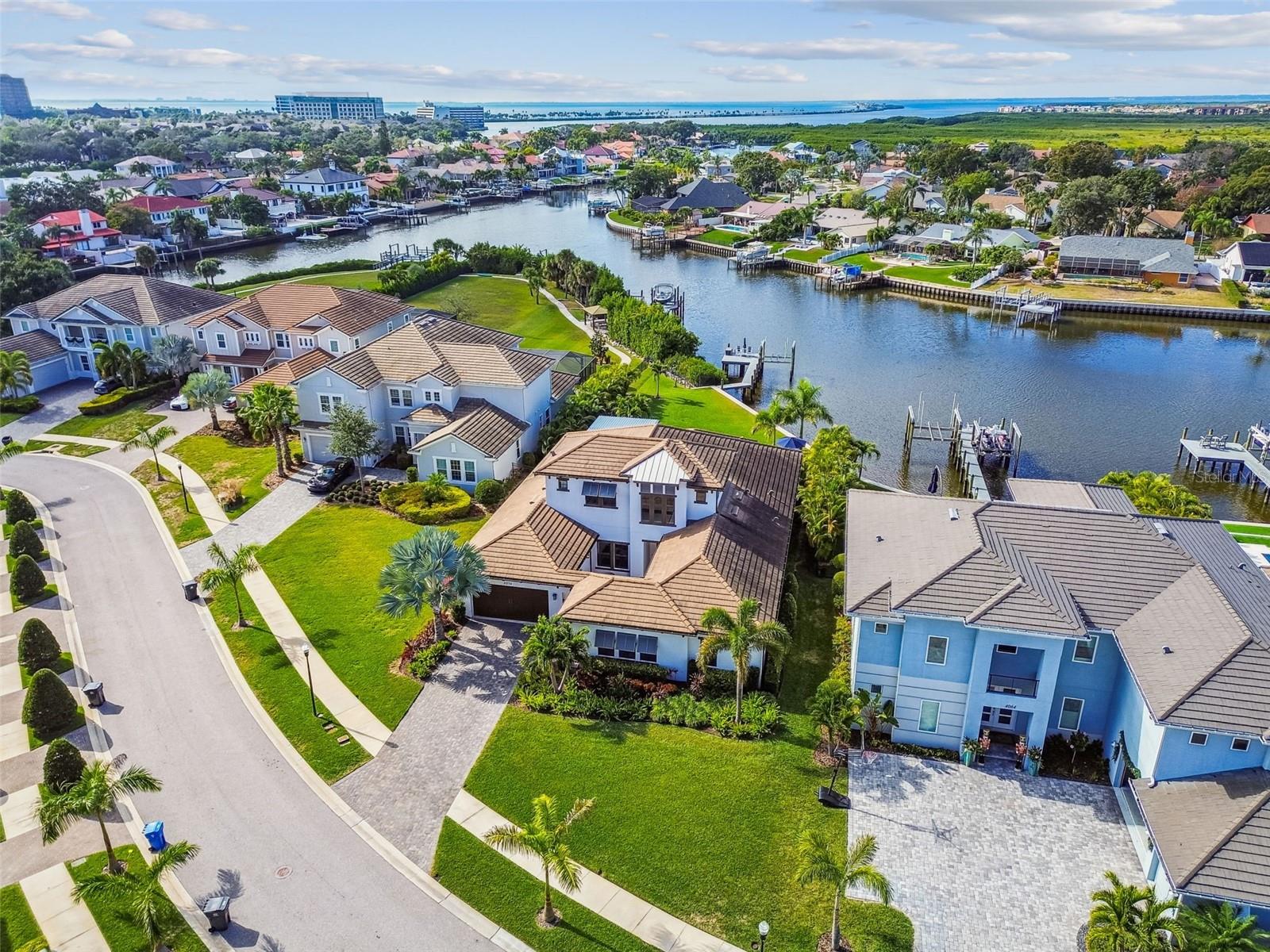 4054 ROCKY SHORES DR