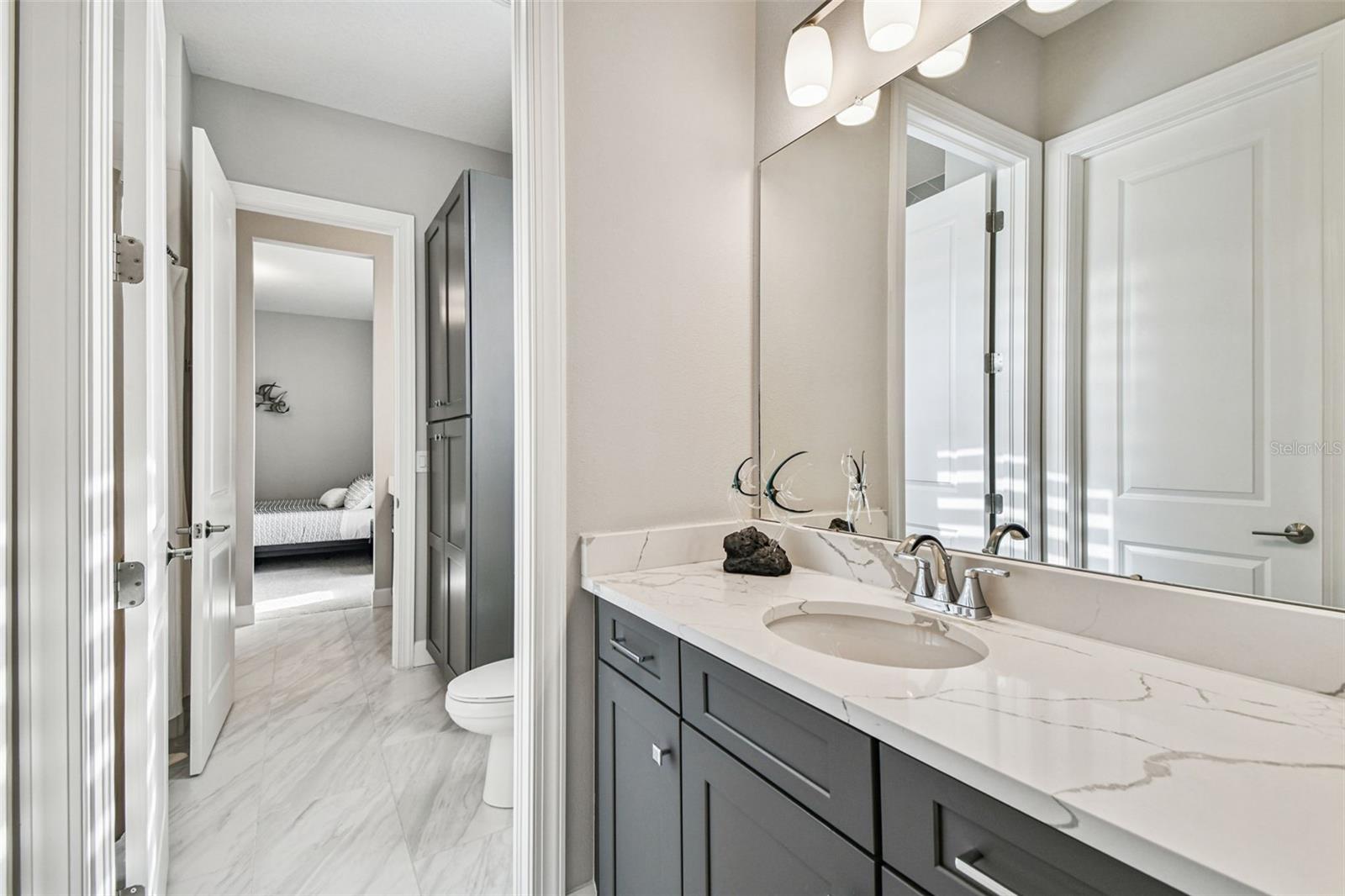 4054 ROCKY SHORES DR