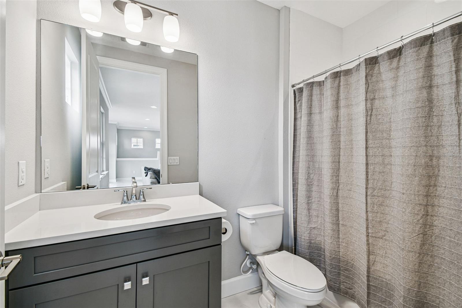 4054 ROCKY SHORES DR