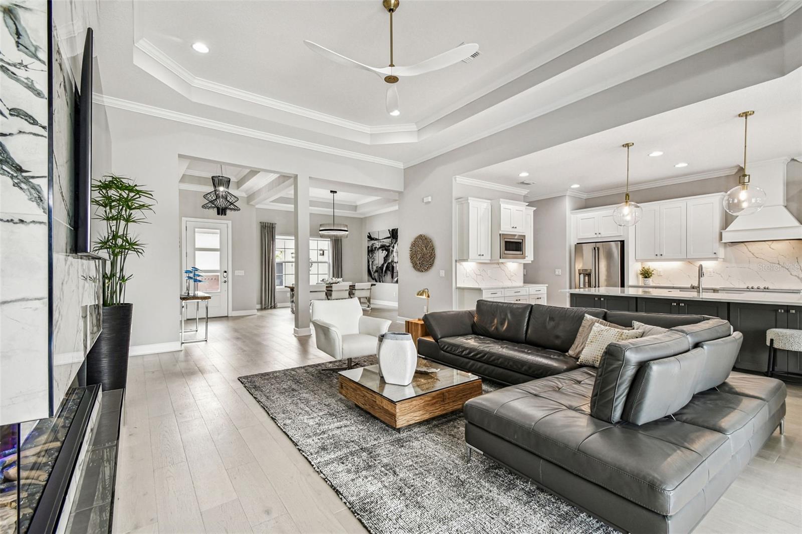 4054 ROCKY SHORES DR