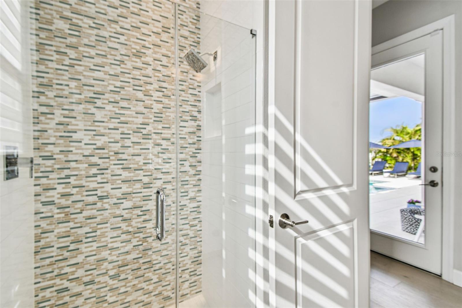 4054 ROCKY SHORES DR