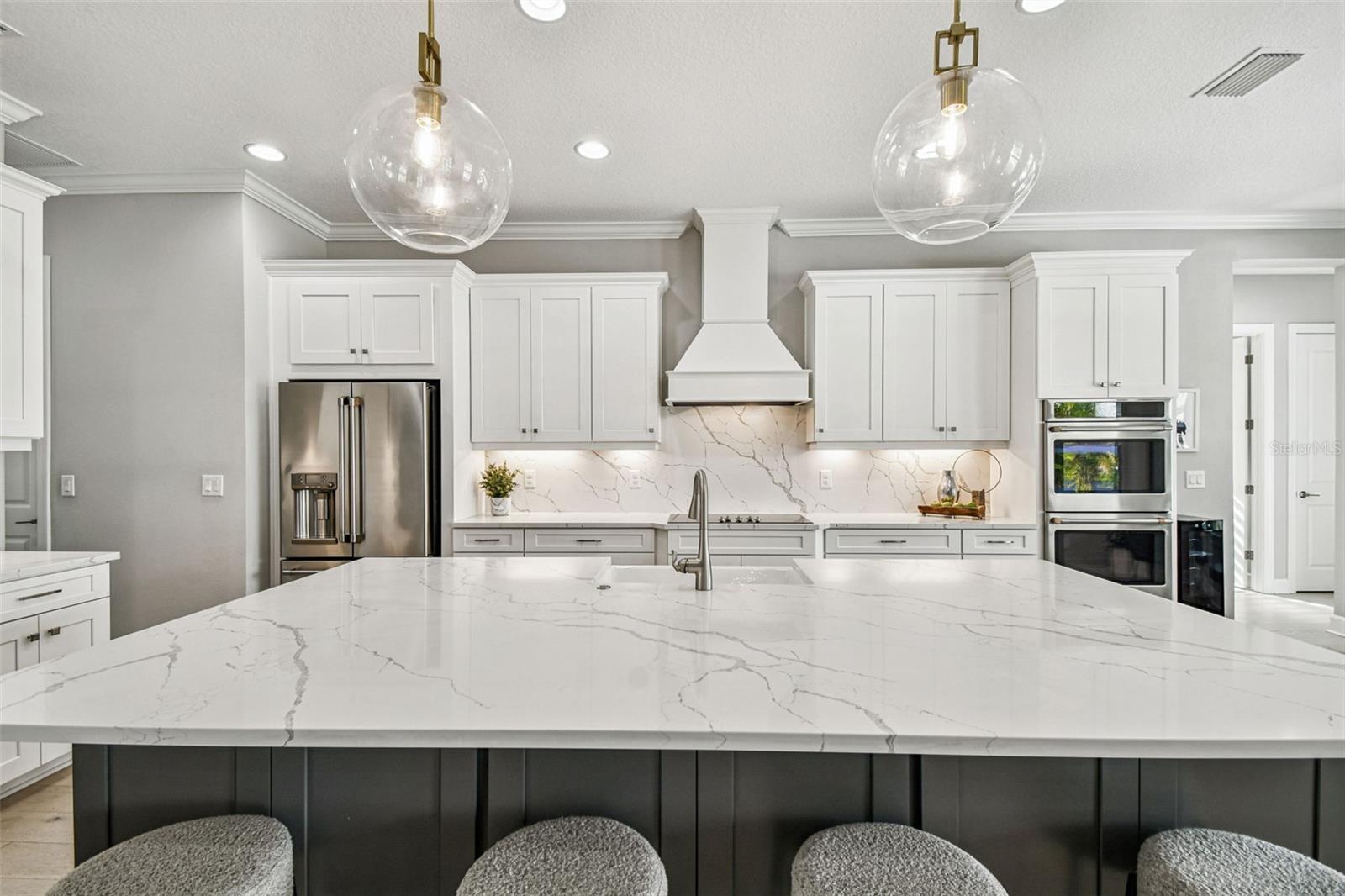 4054 ROCKY SHORES DR