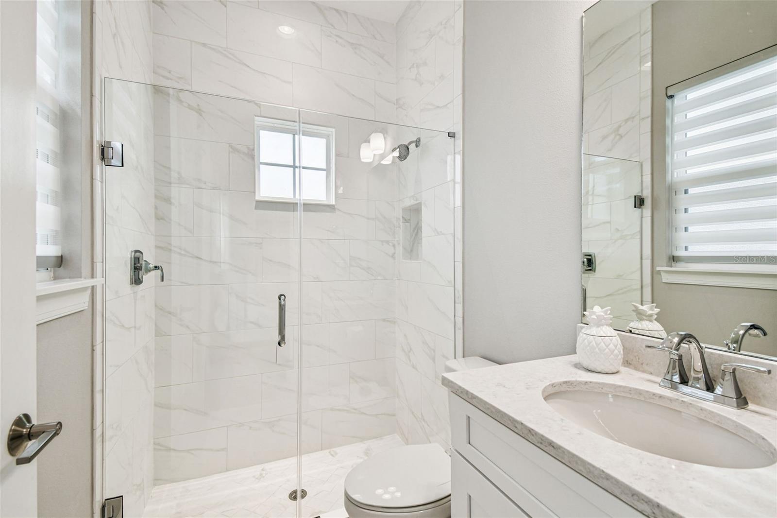 4054 ROCKY SHORES DR